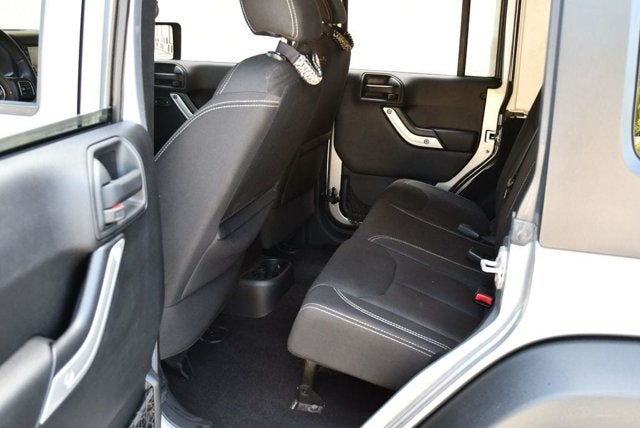 2016 Jeep Wrangler Unlimited 4WD 4 Door Rubicon W/Connectivity Group