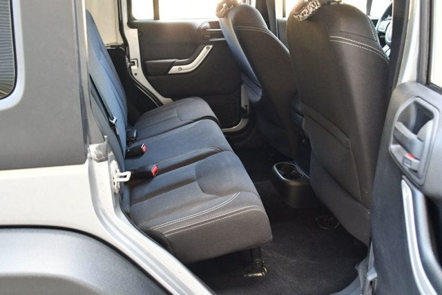 2016 Jeep Wrangler Unlimited 4WD 4 Door Rubicon W/Connectivity Group