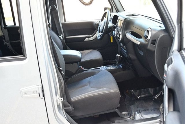 2016 Jeep Wrangler Unlimited 4WD 4 Door Rubicon W/Connectivity Group