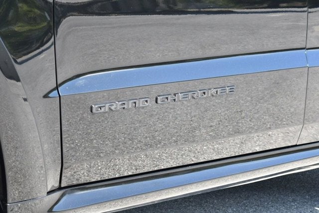 2018 Jeep Grand Cherokee SRT 4x4 SUV W/Signature Leather Package & High Performance Audio