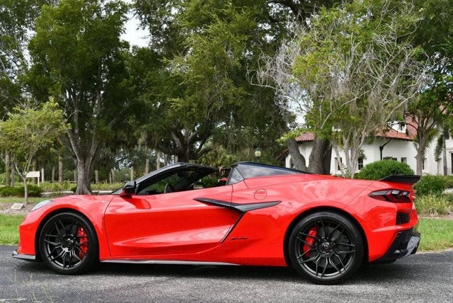 2023 Chevrolet Corvette 2 Door Z06 Convertible W/3LZ & Carbon Ceramic Brakes