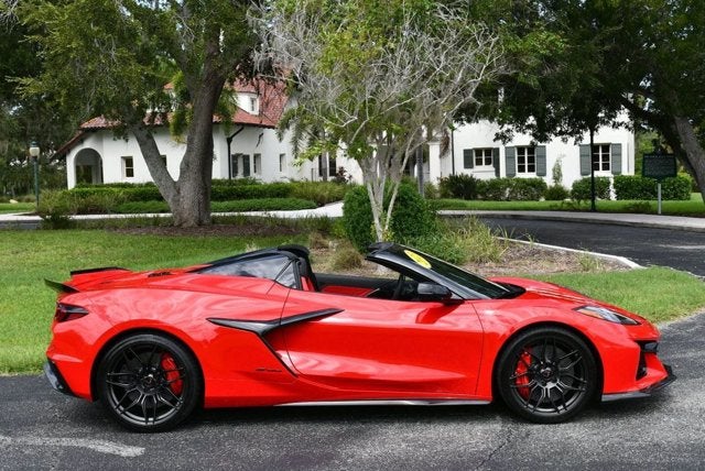 2023 Chevrolet Corvette 2 Door Z06 Convertible W/3LZ & Carbon Ceramic Brakes