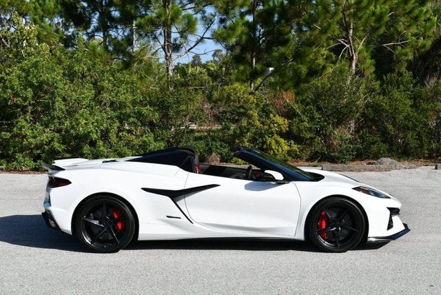 2024 Chevrolet Corvette 2 Door AWD E-Ray Convertible W/3LZ Preferred Equipment Group