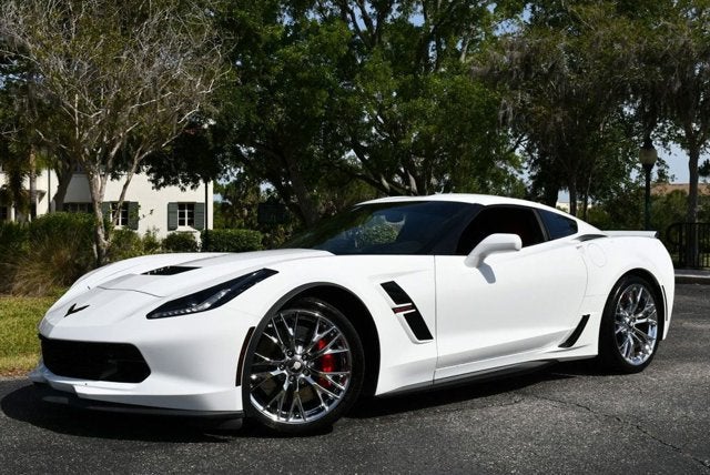 2017 Chevrolet Corvette 2LT - Photo 2
