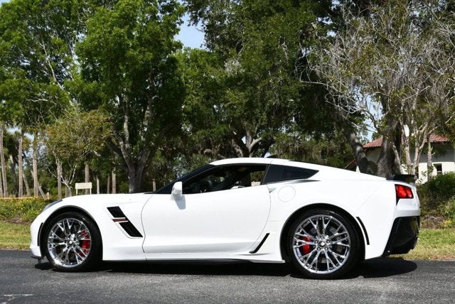 2017 Chevrolet Corvette 2LT - Photo 4