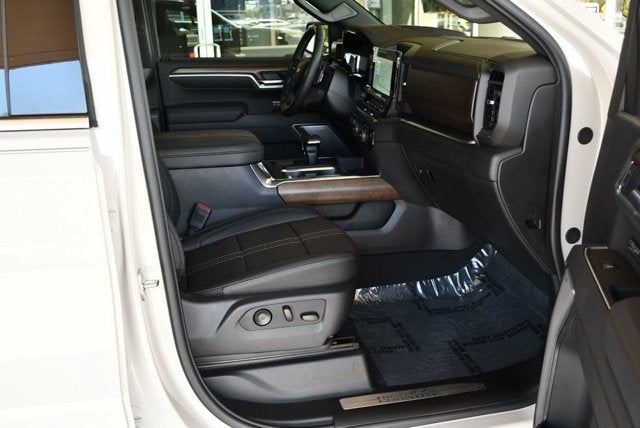 2026 Chevrolet Silverado 1500 4WD Crew Cab High Country W/Premium II Super Cruise Package