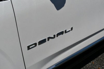 2025 GMC Yukon 4WD 4 Door Denali W/Sun & Power Step Package