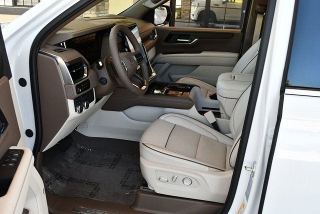 2025 GMC Yukon 4WD 4 Door Denali W/Sun & Power Step Package