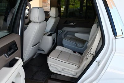 2025 GMC Yukon 4WD 4 Door Denali W/Sun & Power Step Package