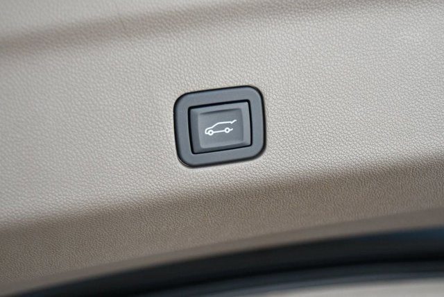 2025 GMC Yukon 4WD 4 Door Denali W/Sun & Power Step Package