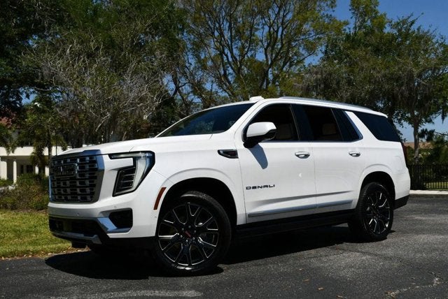 2025 GMC Yukon 4WD 4 Door Denali W/Sun & Power Step Package