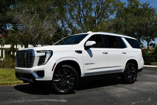 2025 GMC Yukon 4WD 4 Door Denali W/Sun & Power Step Package