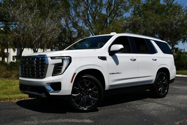 2025 GMC Yukon 4WD 4 Door Denali W/Sun & Power Step Package