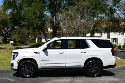 2025 GMC Yukon 4WD 4 Door Denali W/Sun & Power Step Package