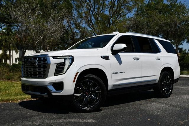 2025 GMC Yukon 4WD 4 Door Denali W/Sun & Power Step Package