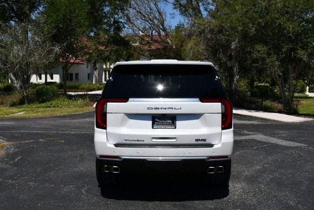 2025 GMC Yukon 4WD 4 Door Denali W/Sun & Power Step Package