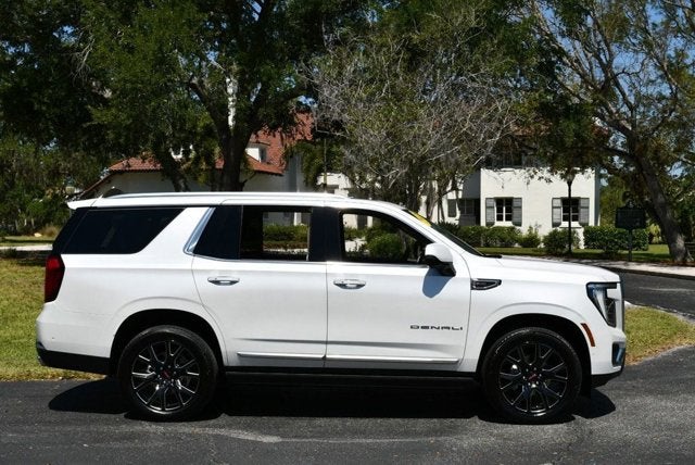 2025 GMC Yukon 4WD 4 Door Denali W/Sun & Power Step Package