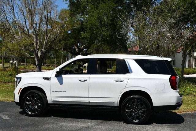 2025 GMC Yukon 4WD 4 Door Denali W/Sun & Power Step Package