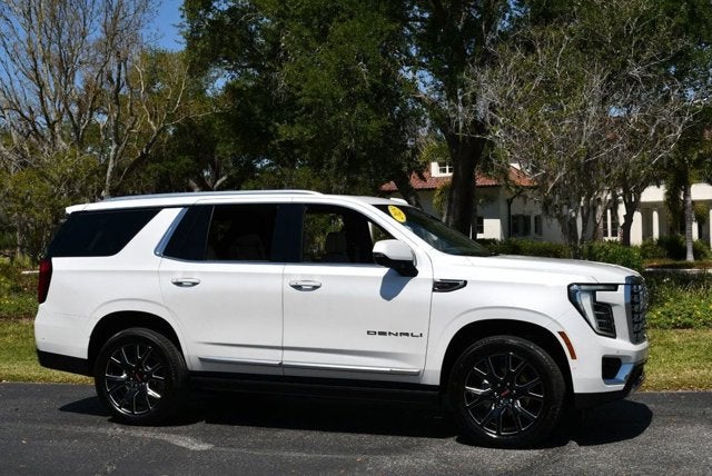 2025 GMC Yukon 4WD 4 Door Denali W/Sun & Power Step Package