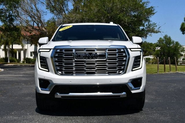 2025 GMC Yukon 4WD 4 Door Denali W/Sun & Power Step Package