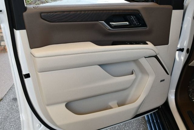 2025 GMC Yukon 4WD 4 Door Denali W/Sun & Power Step Package