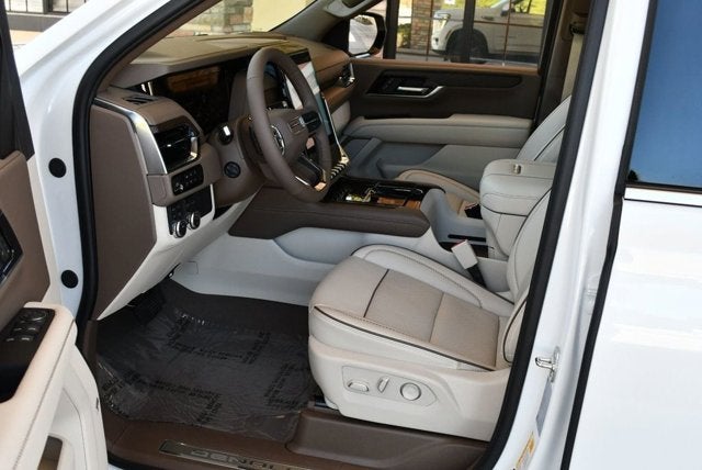 2025 GMC Yukon 4WD 4 Door Denali W/Sun & Power Step Package