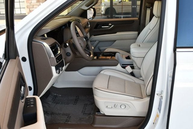 2025 GMC Yukon 4WD 4 Door Denali W/Sun & Power Step Package