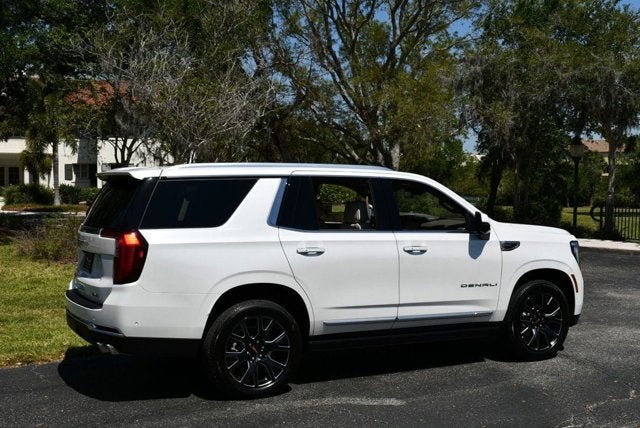 2025 GMC Yukon 4WD 4 Door Denali W/Sun & Power Step Package