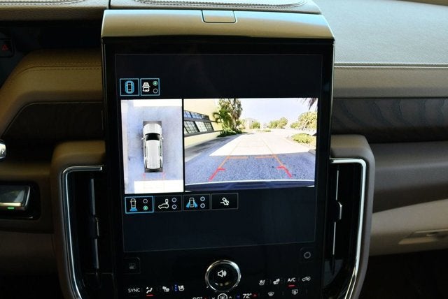 2025 GMC Yukon 4WD 4 Door Denali W/Sun & Power Step Package