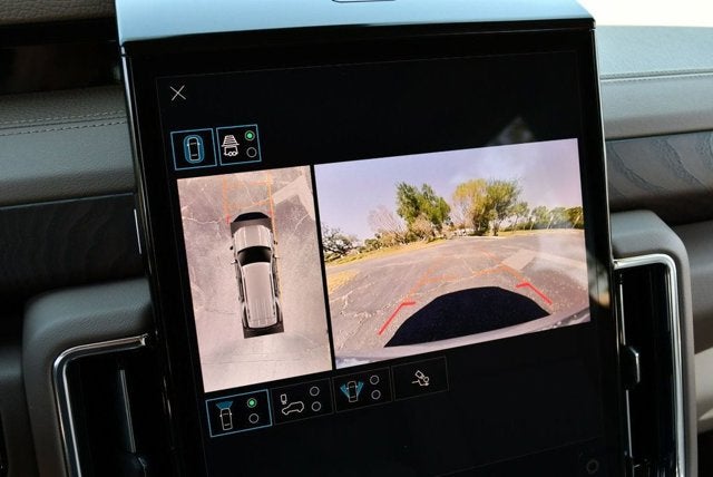 2025 GMC Yukon 4WD 4 Door Denali W/Sun & Power Step Package