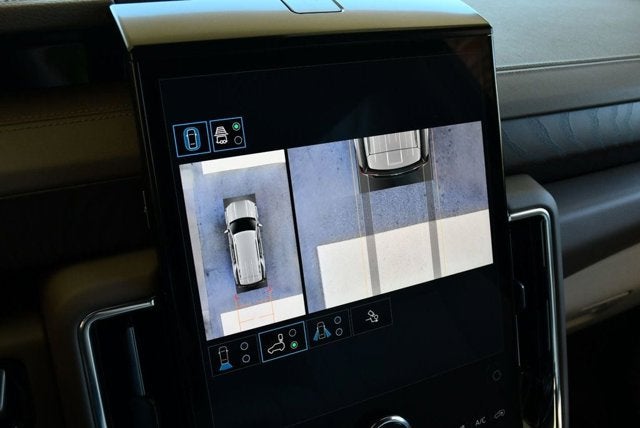 2025 GMC Yukon 4WD 4 Door Denali W/Sun & Power Step Package