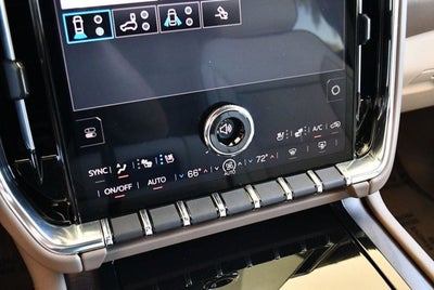 2025 GMC Yukon 4WD 4 Door Denali W/Sun & Power Step Package