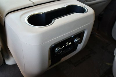 2025 GMC Yukon 4WD 4 Door Denali W/Sun & Power Step Package