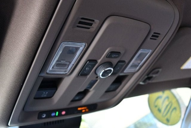 2025 GMC Yukon 4WD 4 Door Denali W/Sun & Power Step Package