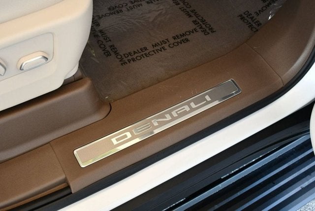 2025 GMC Yukon 4WD 4 Door Denali W/Sun & Power Step Package