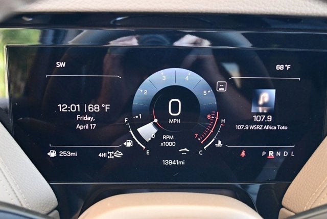 2025 GMC Yukon 4WD 4 Door Denali W/Sun & Power Step Package