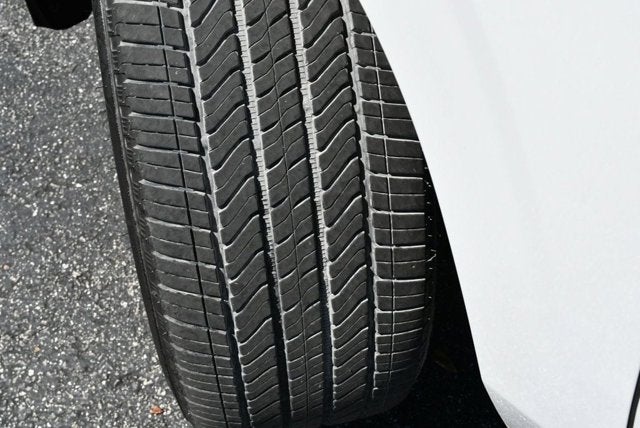 2025 GMC Yukon 4WD 4 Door Denali W/Sun & Power Step Package