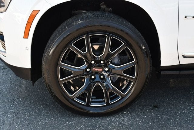 2025 GMC Yukon 4WD 4 Door Denali W/Sun & Power Step Package