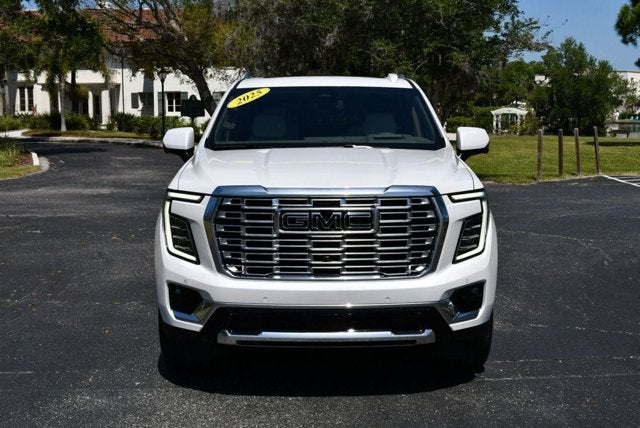 2025 GMC Yukon 4WD 4 Door Denali W/Sun & Power Step Package