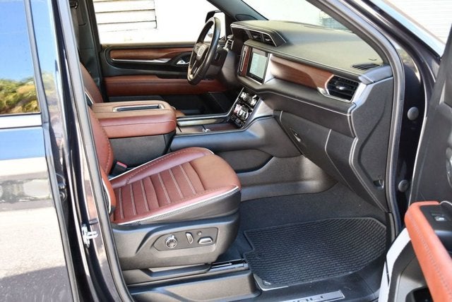 2023 GMC Yukon Denali Ultimate 4WD 4 Door SUV W/Super Cruise