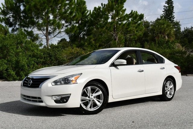 2015 Nissan Altima SL 2.5 I4 Sedan W/Moonroof Package
