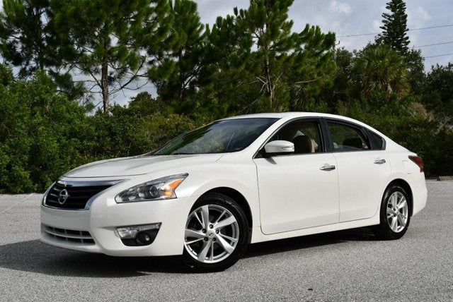 2015 Nissan Altima SL 2.5 I4 Sedan W/Moonroof Package