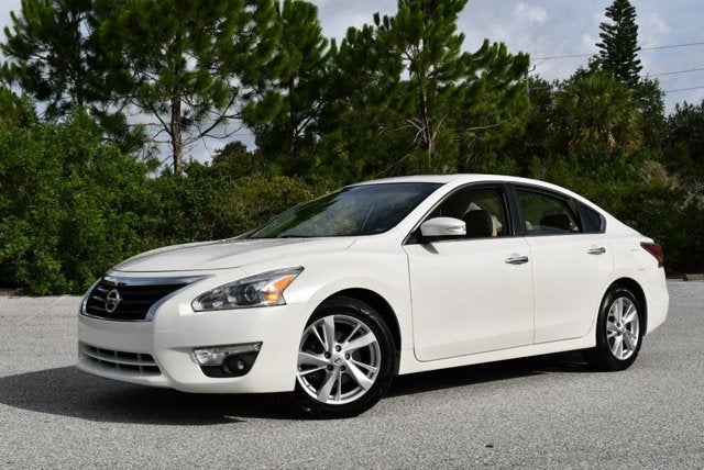 2015 Nissan Altima SL 2.5 I4 Sedan W/Moonroof Package