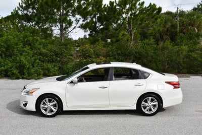 2015 Nissan Altima SL 2.5 I4 Sedan W/Moonroof Package