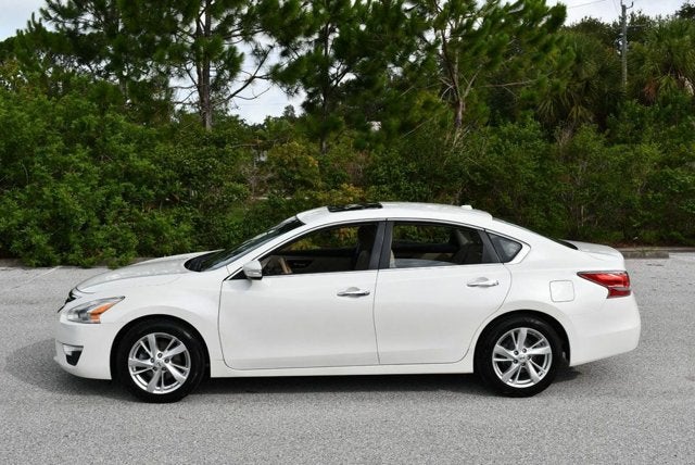 2015 Nissan Altima SL 2.5 I4 Sedan W/Moonroof Package