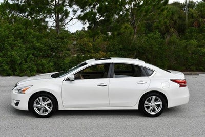 2015 Nissan Altima SL 2.5 I4 Sedan W/Moonroof Package