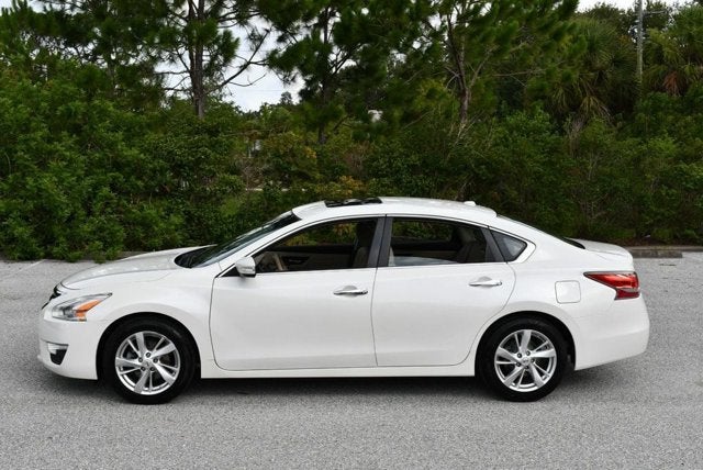 2015 Nissan Altima SL 2.5 I4 Sedan W/Moonroof Package