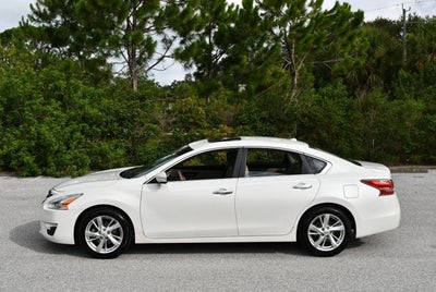 2015 Nissan Altima SL 2.5 I4 Sedan W/Moonroof Package