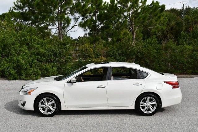 2015 Nissan Altima SL 2.5 I4 Sedan W/Moonroof Package