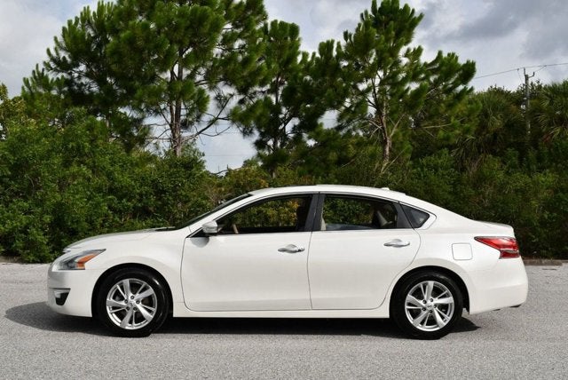 2015 Nissan Altima SL 2.5 I4 Sedan W/Moonroof Package